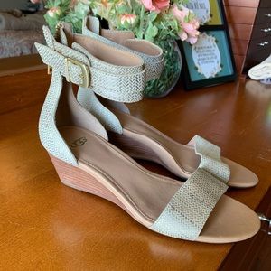 Brand new UGG Sandals. Size 7.